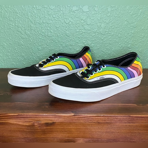 🌈 Vans Authentic Refract Rainbow Pride 🌈 - Picture 5 of 6